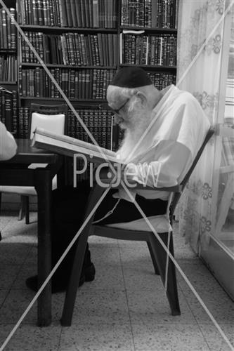 Rabbi Nissim Karlitz