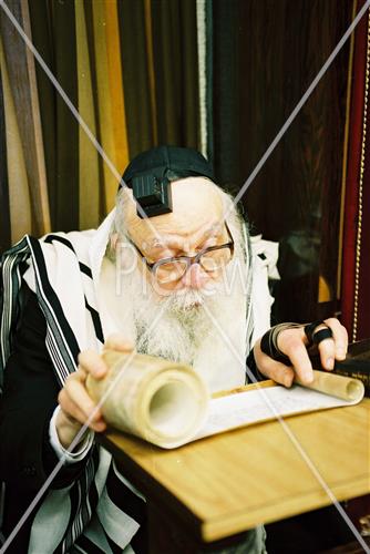 Rabbi Nissim Karlitz