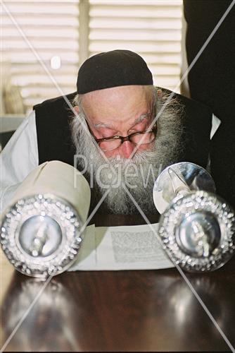 Rabbi Nissim Karlitz