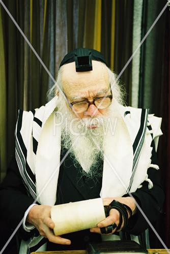 Rabbi Nissim Karlitz