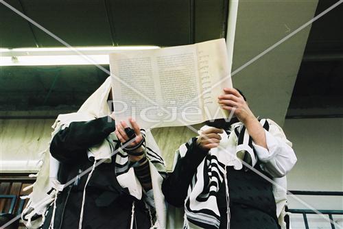 קריאת מגילת פורים