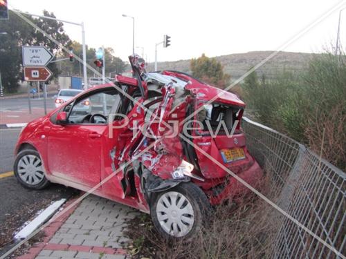 נס בצומת ישעי- הרכב נמעך כתוצאה מפגיעת משאית