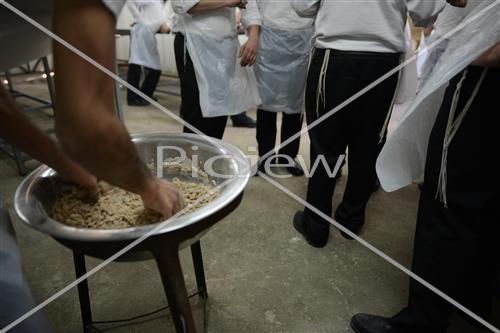 Baking matzos