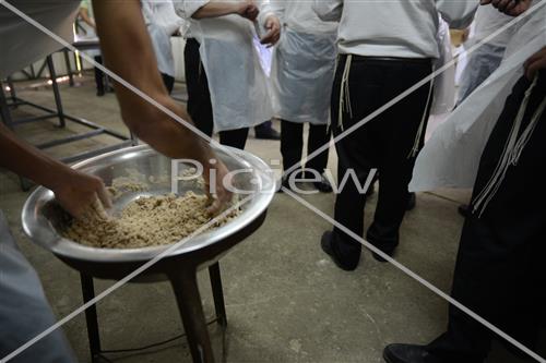 Baking matzos