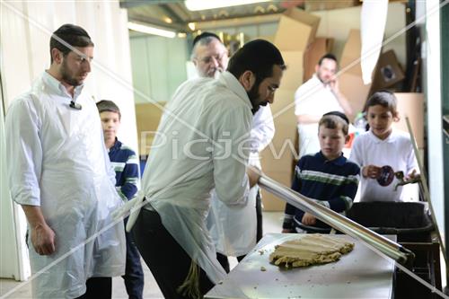 Baking matzos