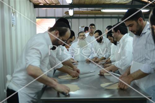 Baking matzos