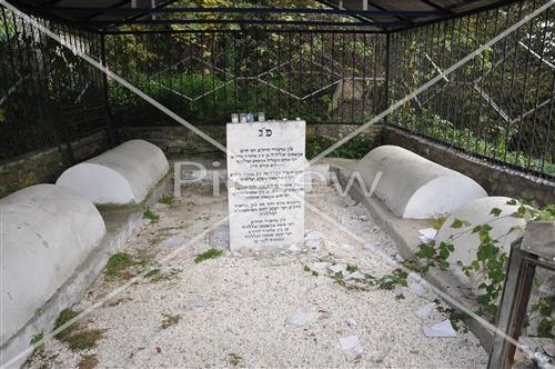 Graves of the righteous