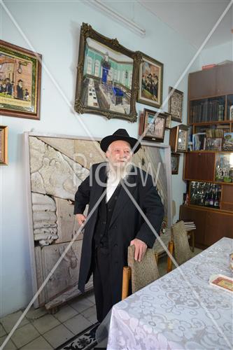 Yosele artist from Mea Shearim