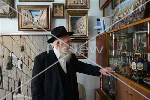 Yosele artist from Mea Shearim