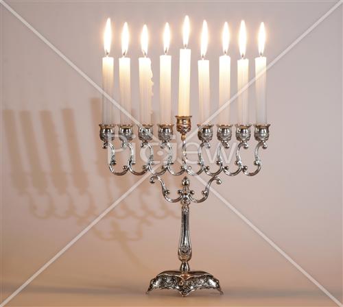 חנוכיה מכסף