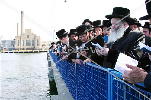 tashlich in Bobov