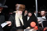 The Rebbe and Chassidim do Tashlich for the Day of Atonement