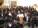 The Rebbe and Chassidim do Tashlich for the Day of Atonement