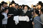 The Rebbe and Chassidim do Tashlich for the Day of Atonement