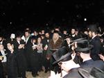 The Rebbe and Chassidim do Tashlich for the Day of Atonement