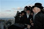The Rebbe and Chassidim do Tashlich for the Day of Atonement