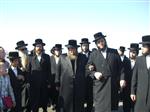 The Rebbe and Chassidim do Tashlich for the Day of Atonement