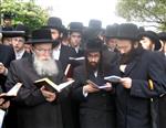 The Rebbe and Chassidim do Tashlich for the Day of Atonement