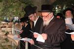 The Rebbe and Chassidim do Tashlich for the Day of Atonement