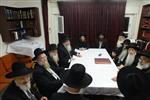 Sefer Torah at Kol Ya&#39;akov in the Bait Vagan in Jerusalem, headed by Rabbi Yehudah Ades