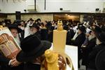 Sefer Torah at Kol Ya&#39;akov in the Bait Vagan in Jerusalem, headed by Rabbi Yehudah Ades