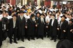 Sefer Torah at Kol Ya&#39;akov in the Bait Vagan in Jerusalem, headed by Rabbi Yehudah Ades