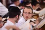 יהודים לומדים תורה
