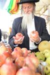 Erev Rosh Hashana, getting ready for the holiday