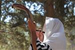 Shofar blowing a ram&#39;s horn