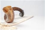 Shofar blowing a ram&#39;s horn