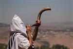 Shofar blowing a ram&#39;s horn