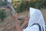 Shofar blowing a ram&#39;s horn