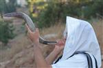 Shofar blowing a ram&#39;s horn