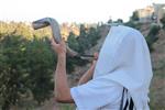 Shofar blowing a ram&#39;s horn