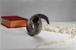 Shofar blowing a ram&#39;s horn