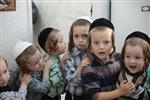 ילדים בירושלים הולכים לבית הספר