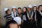 ילדים בירושלים הולכים לבית הספר