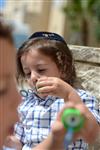 ילדים בירושלים הולכים לבית הספר