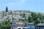 An interesting daily life routine in Jerusalem