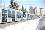 תושבי ירושלים מתעוררים לבוקר לבן ומושלג