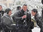 תושבי ירושלים מתעוררים לבוקר לבן ומושלג