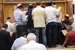 Jews praying on the destruction of the temple at midnight