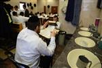 תלמידי ישיבת מיר בירושלים לומדים