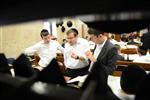 Mir Yeshiva students studying in Jerusalem