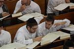 Mir Yeshiva students studying in Jerusalem