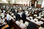 Mir Yeshiva students studying in Jerusalem