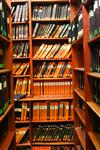הספרייה של אוצר הספרים המלאה באלפי ספרי קודש 