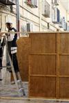 Builds a sukkah in Mea Shearim in Jerusalem