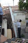 ילדים אוספים עצים למדורת ל&quot;ג בעומר