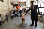 מדליקים ורוקדים סביב מדורת ל&quot;ג בעומר